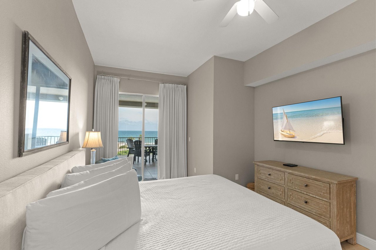 Wake up to stunning ocean views from your plush bed, then step onto your private balcony to savor the sea breeze and endless horizon.