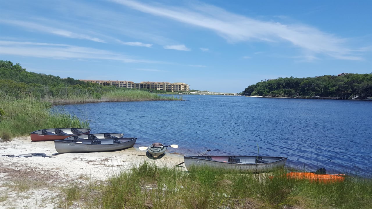 2274786 Sar Canoes  Kayaks
