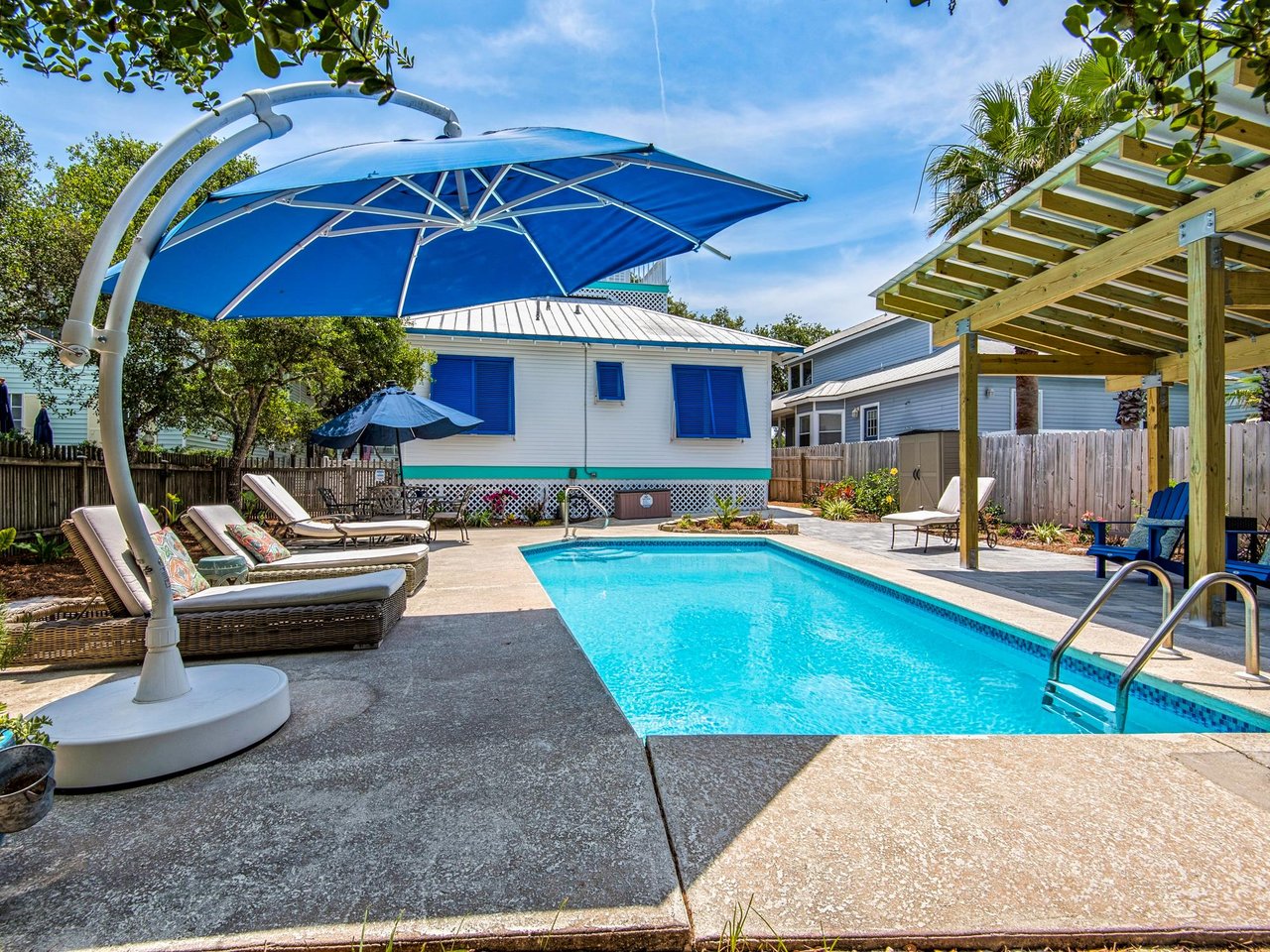 495719 Relax Pool Side