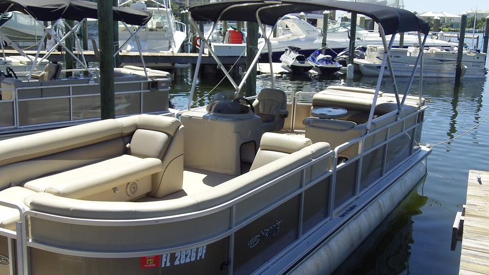 DestinBoatRentalSunlinerFishmodel1