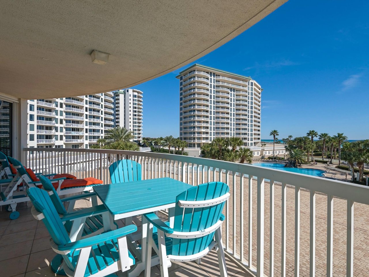 629373 Enjoy A Morning Coffee Or Evening Cocktail On Your Private Balcony