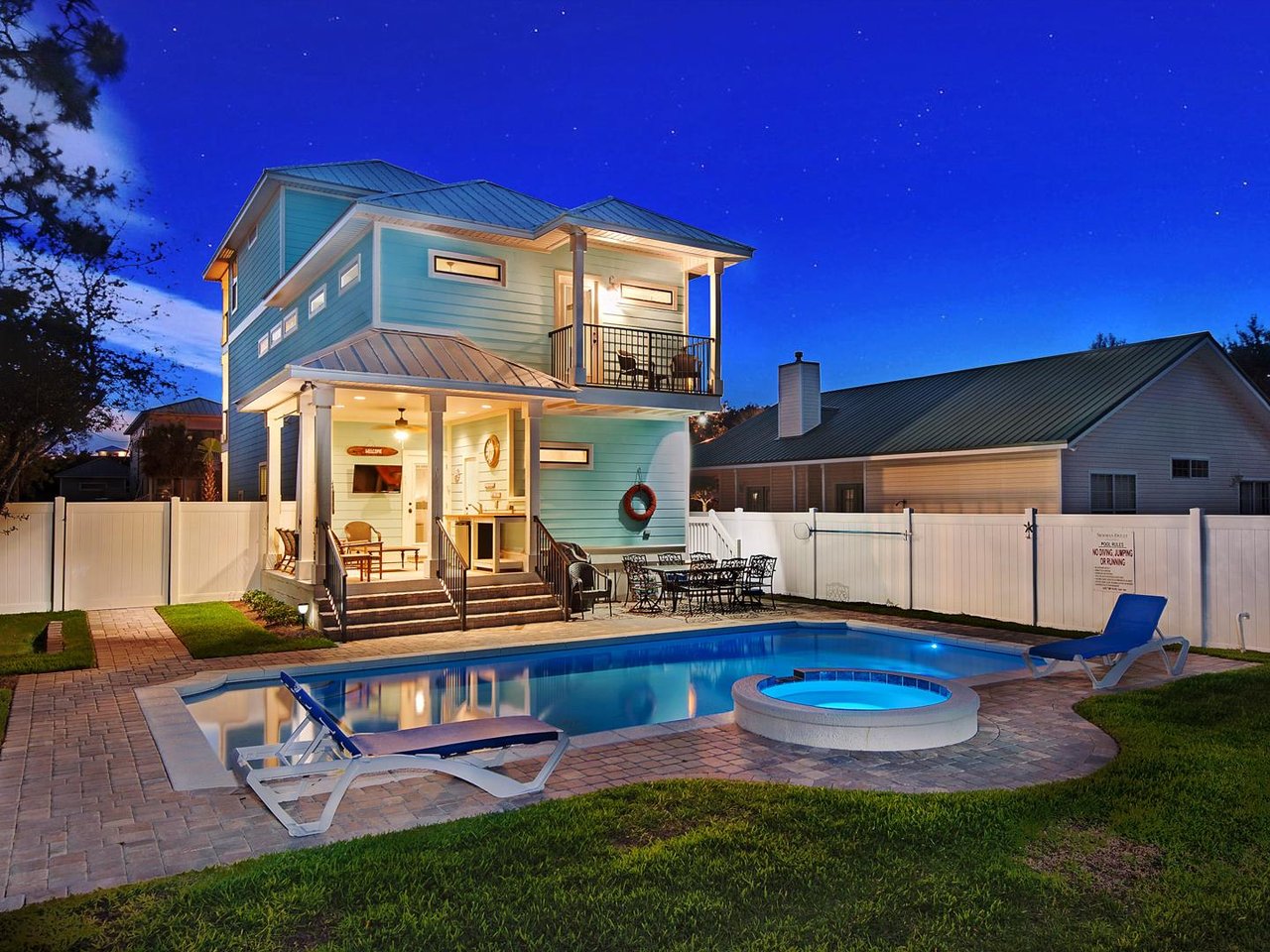 Sunny Oasis pool