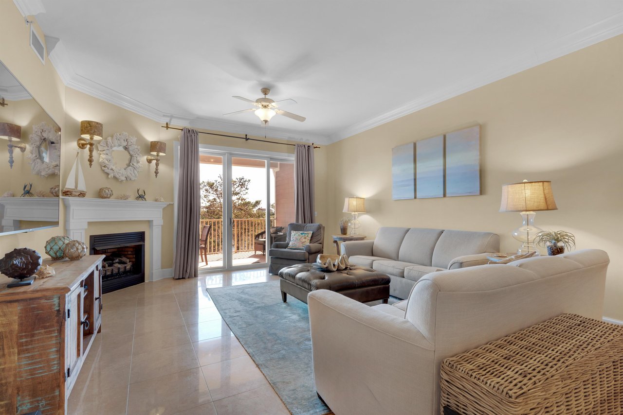 733169 Living Room Forward View