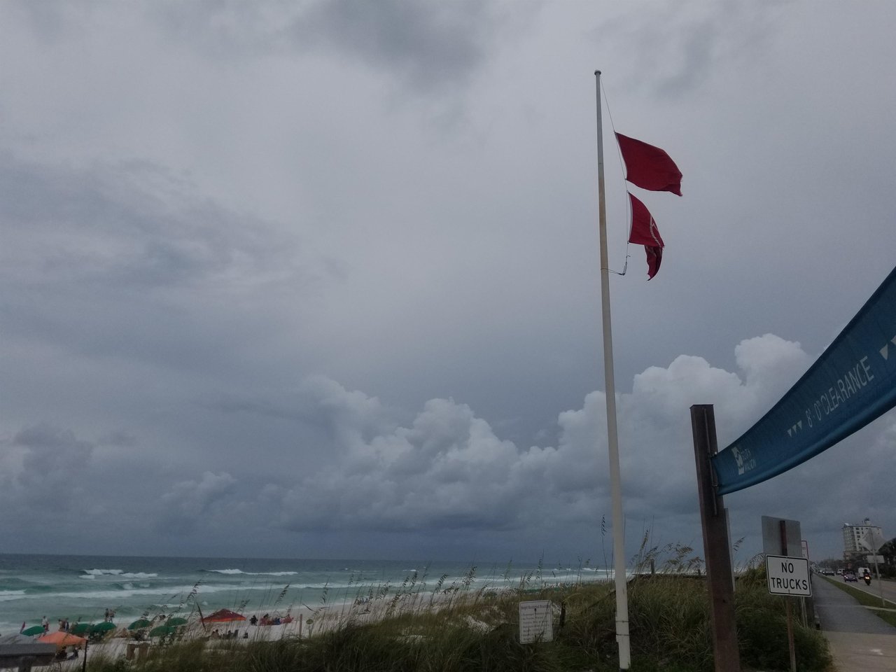 733174 Beach Safety Dbl Red