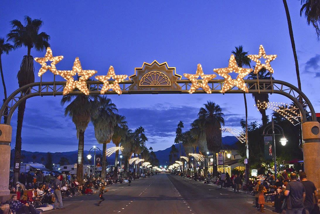 480154 Palm Springs Festival Of Lights Parade