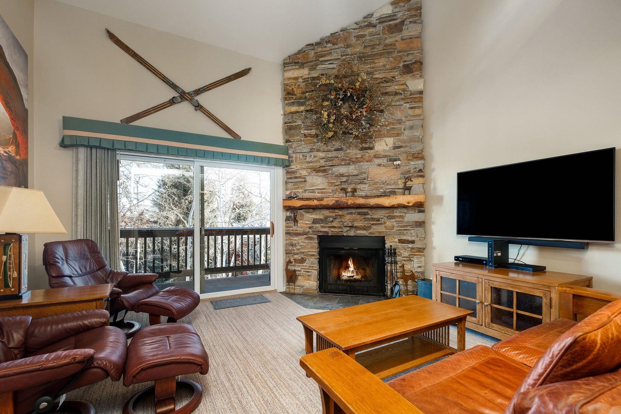 Spacious living room
