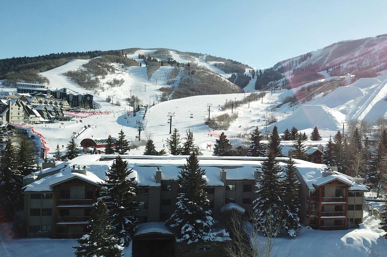3314438 Snowflowcondominiumsunnysnowshot