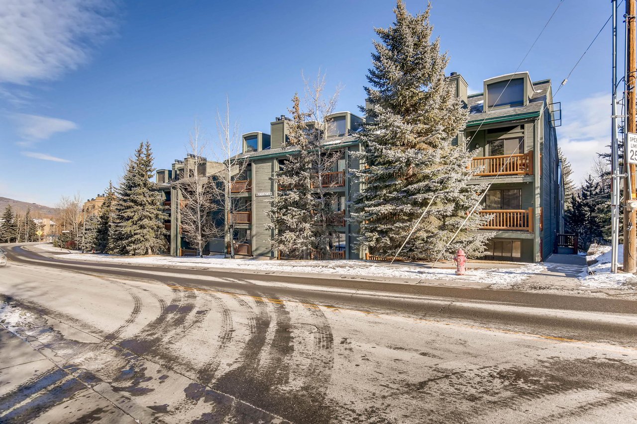 Park City LodgingPowder Pointe 303B