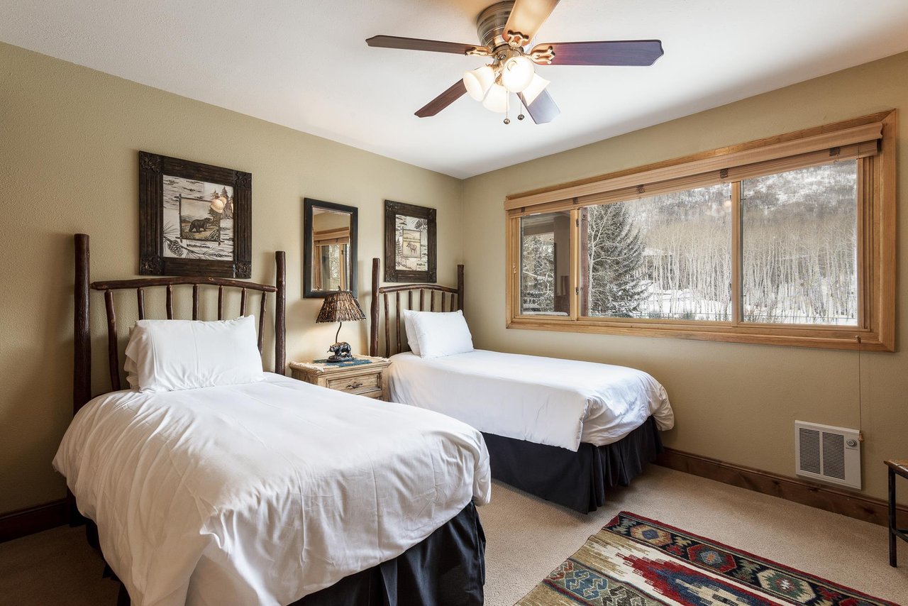 Guest bedroom with two twin beds
