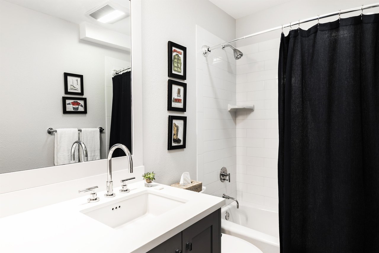 Beautifully upgraded third bathroom