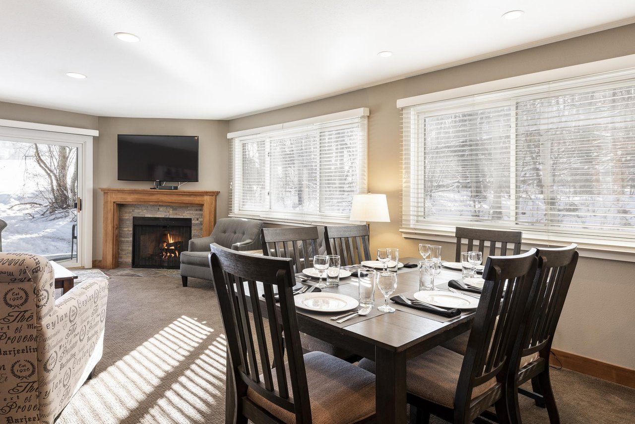 Dining Room with seating for 6