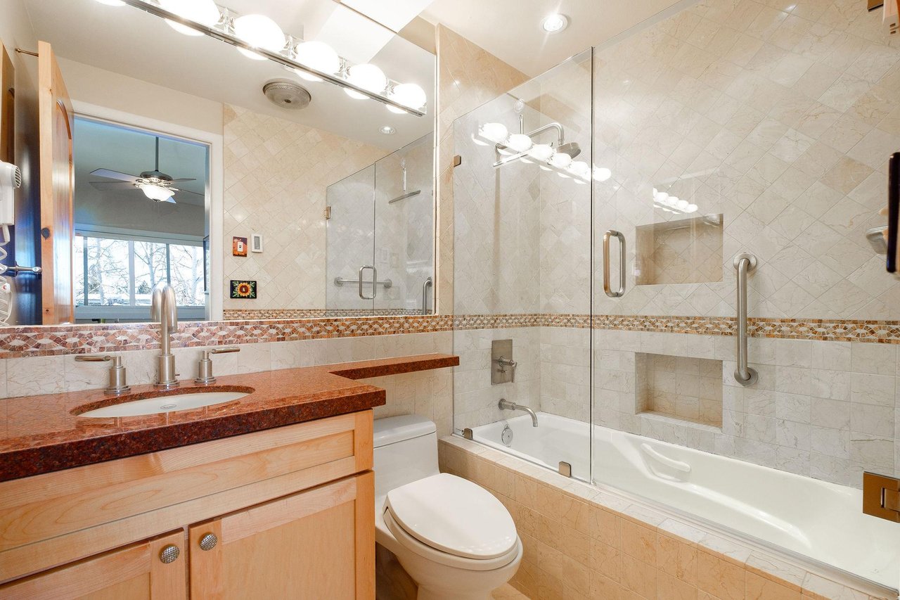 Ensuite full main bathroom