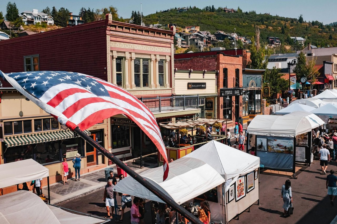 5368989 Parkcitymainstreetinthesummer