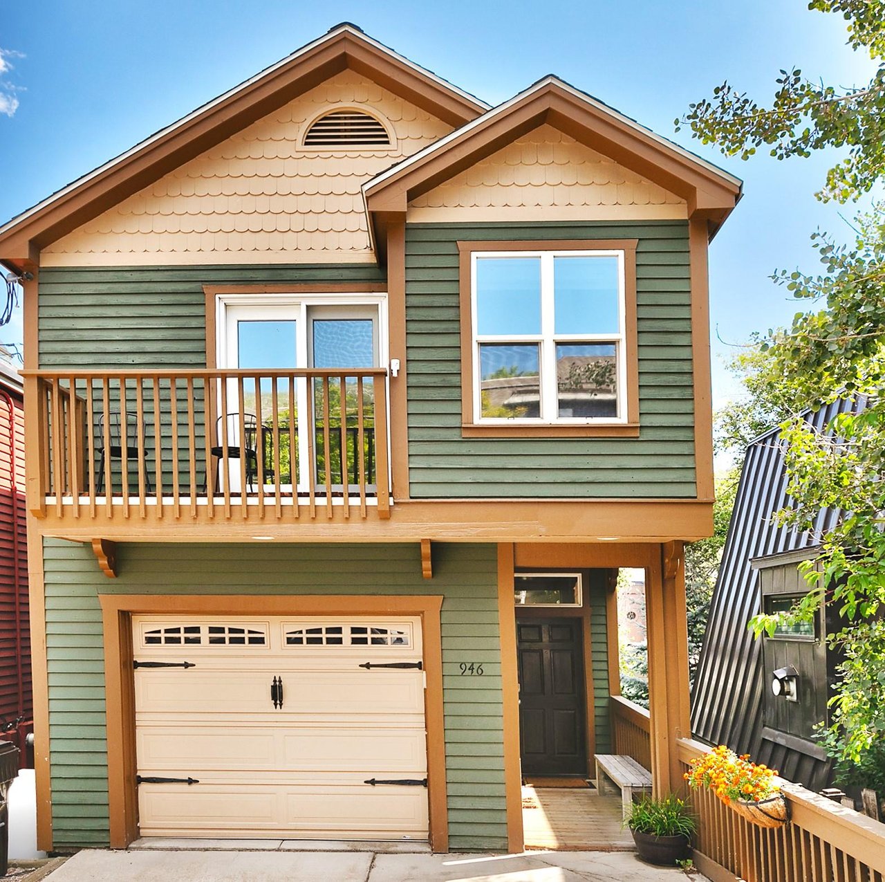 015946WoodsideAve