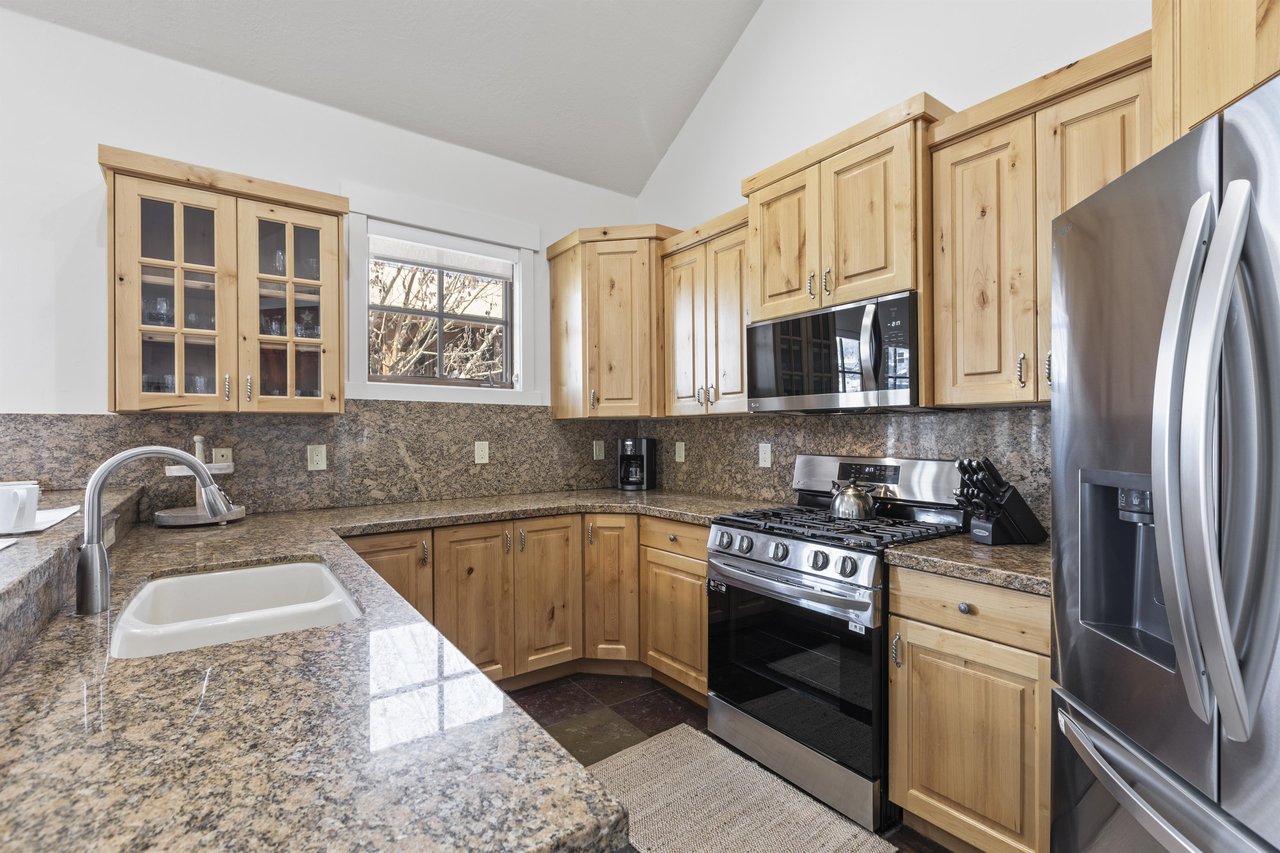 The three bedroom Town Pointe B205 condominium offers skiin and out access to Town Lift and walking distance to Historic Main Street.