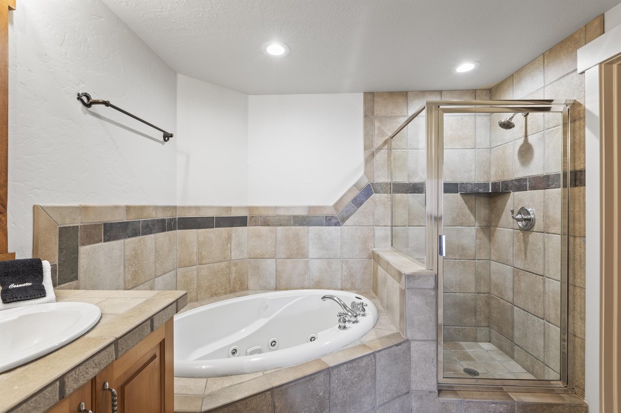 The three bedroom Town Pointe B205 condominium offers skiin and out access to Town Lift and walking distance to Historic Main Street.