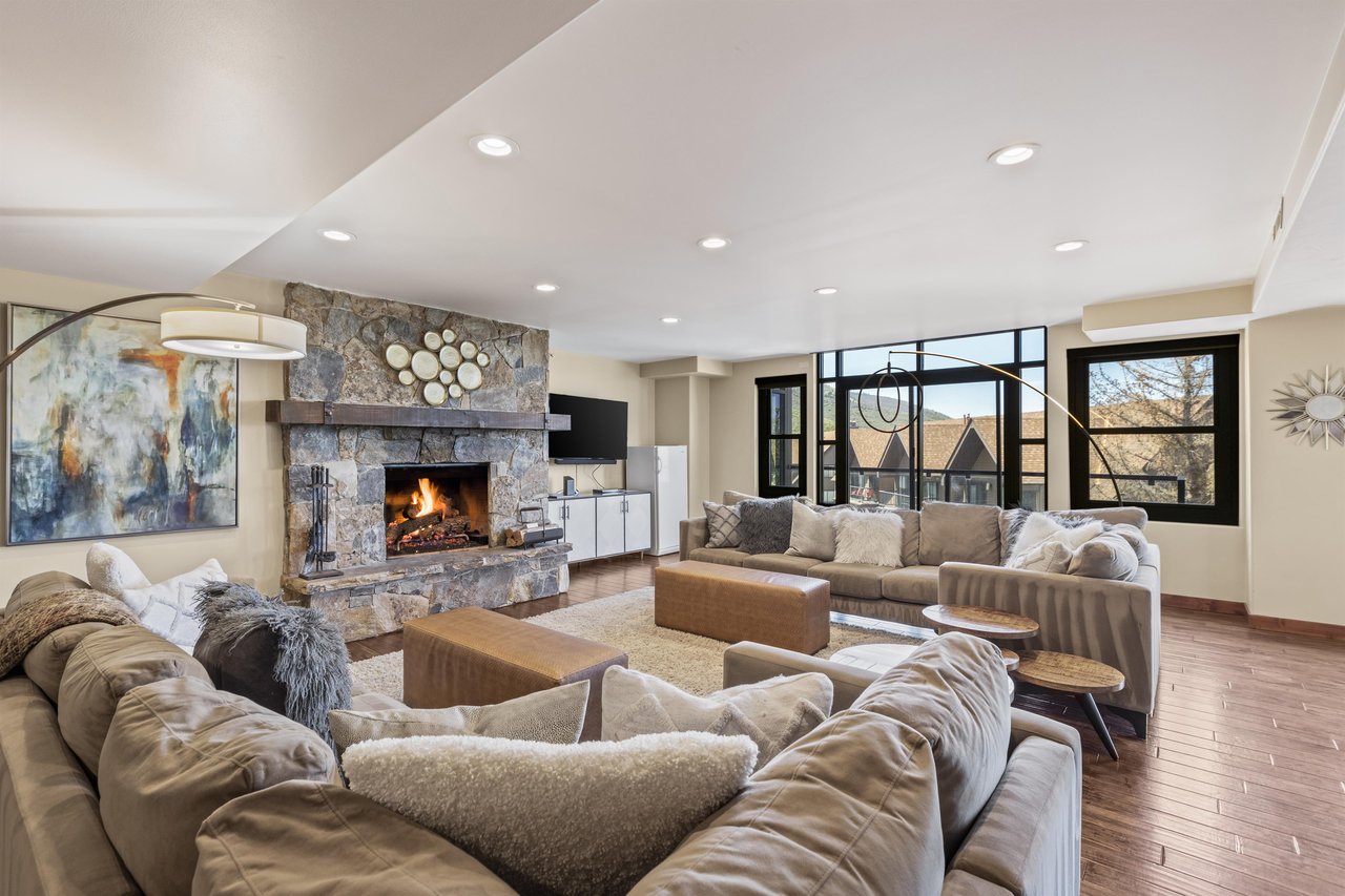 Lowell 401 has a spacious living area with two large sectional sofas so everyone can hang out together.