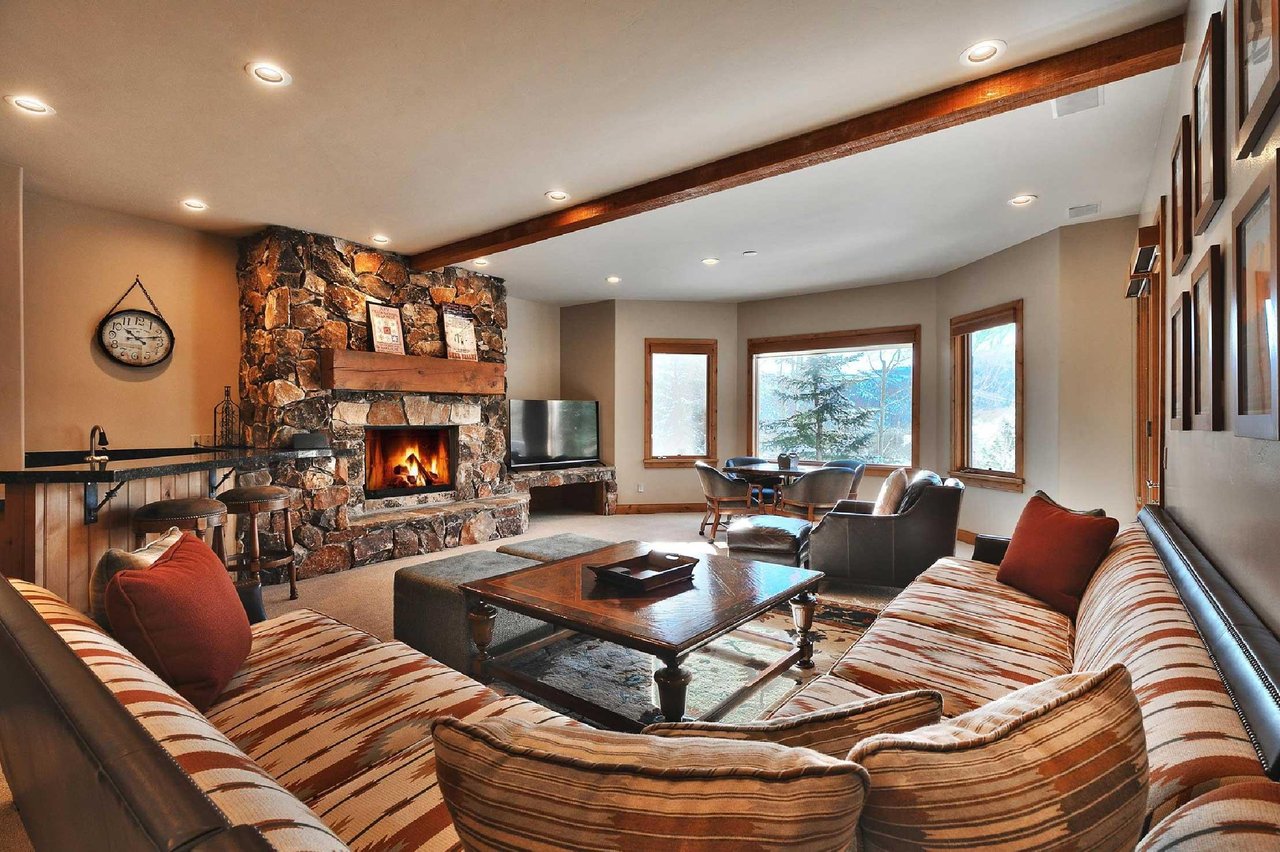 6175280 Cozydeervalleylodging