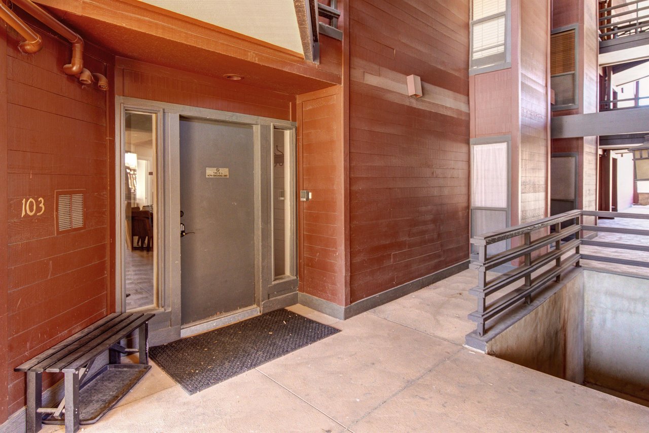 Stay at Silver Cliff Village 103 vacation rental and walk to the chairlifts at Park City Mountain Resort.