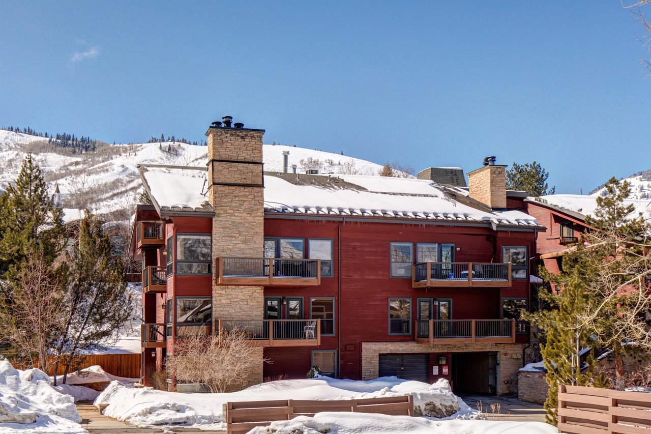 Stay at Silver Cliff Village 103 vacation rental and walk to the chairlifts at Park City Mountain Resort.