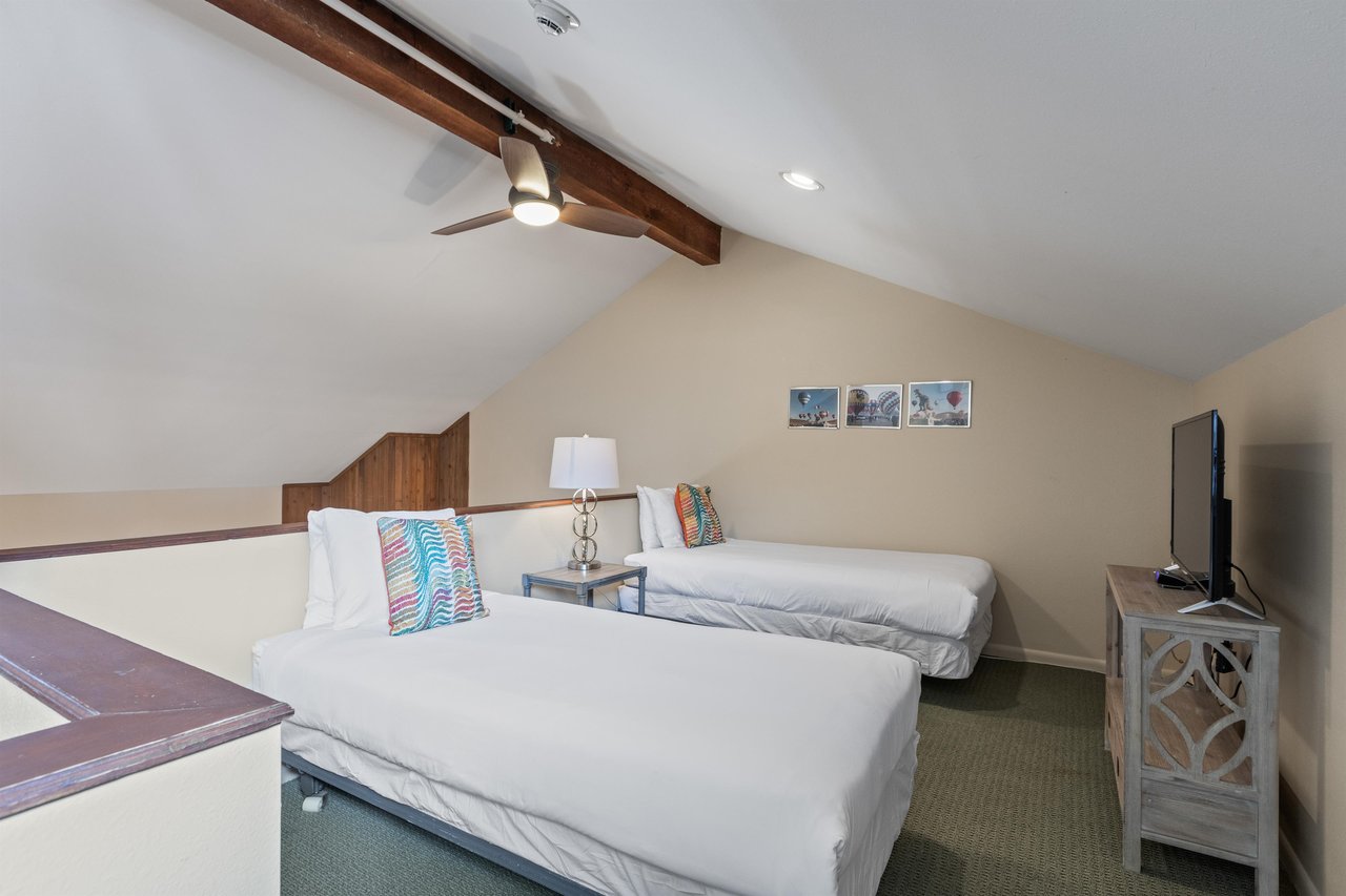 The loft has two twinsize beds that can be made into a kingsize bed with 24hours notice.