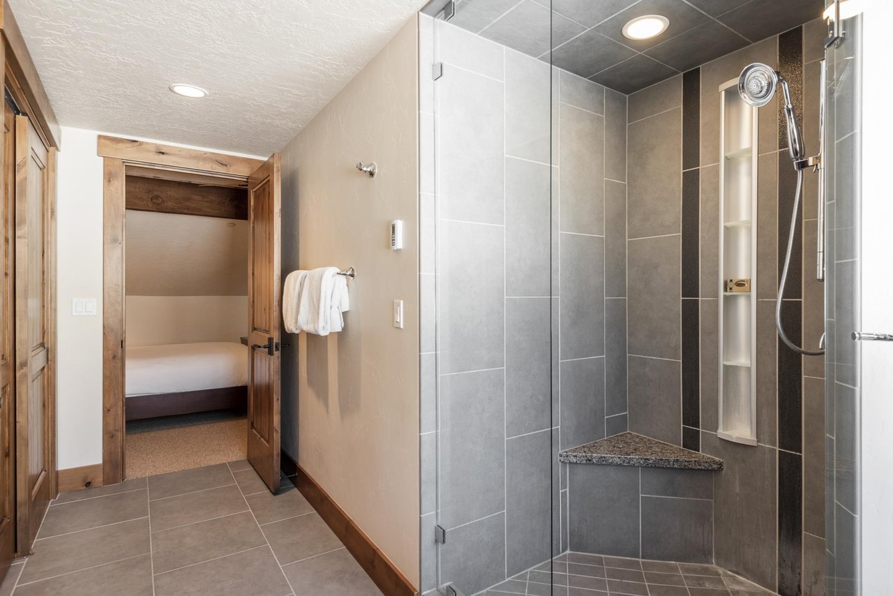 Walkin shower in the fourth bathroom