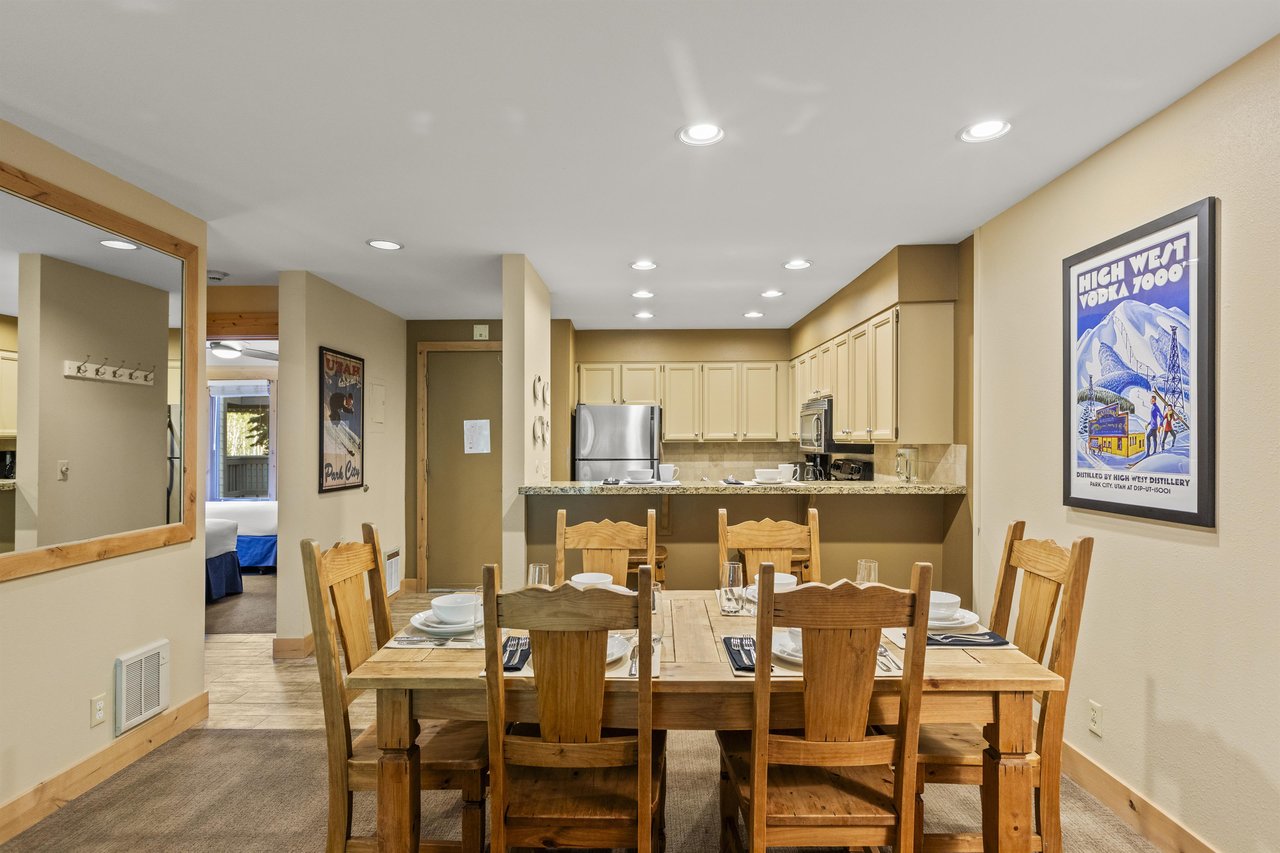 Snow Flower 144 offers a dining table with seating for 6 guests.