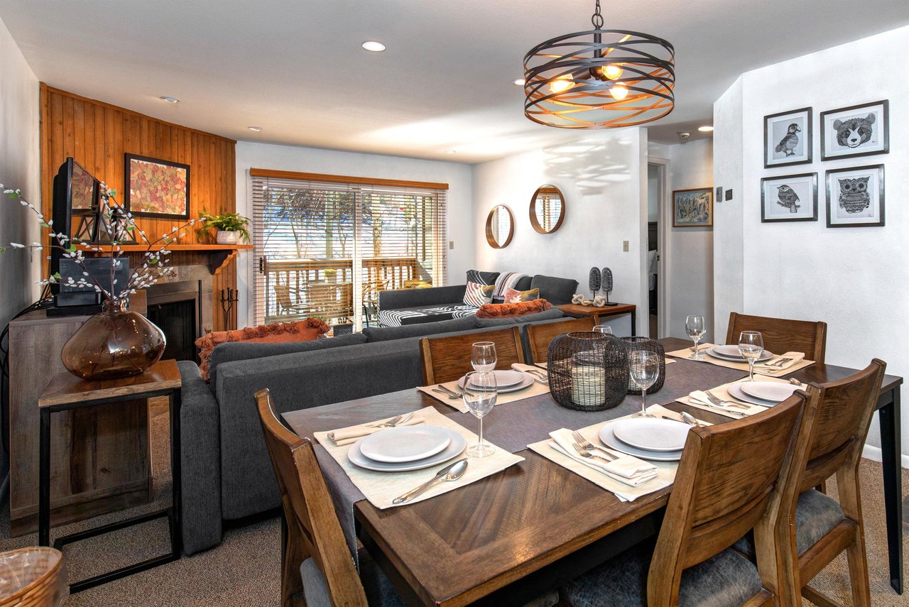 The open concept dining table with seating for 6 guests.