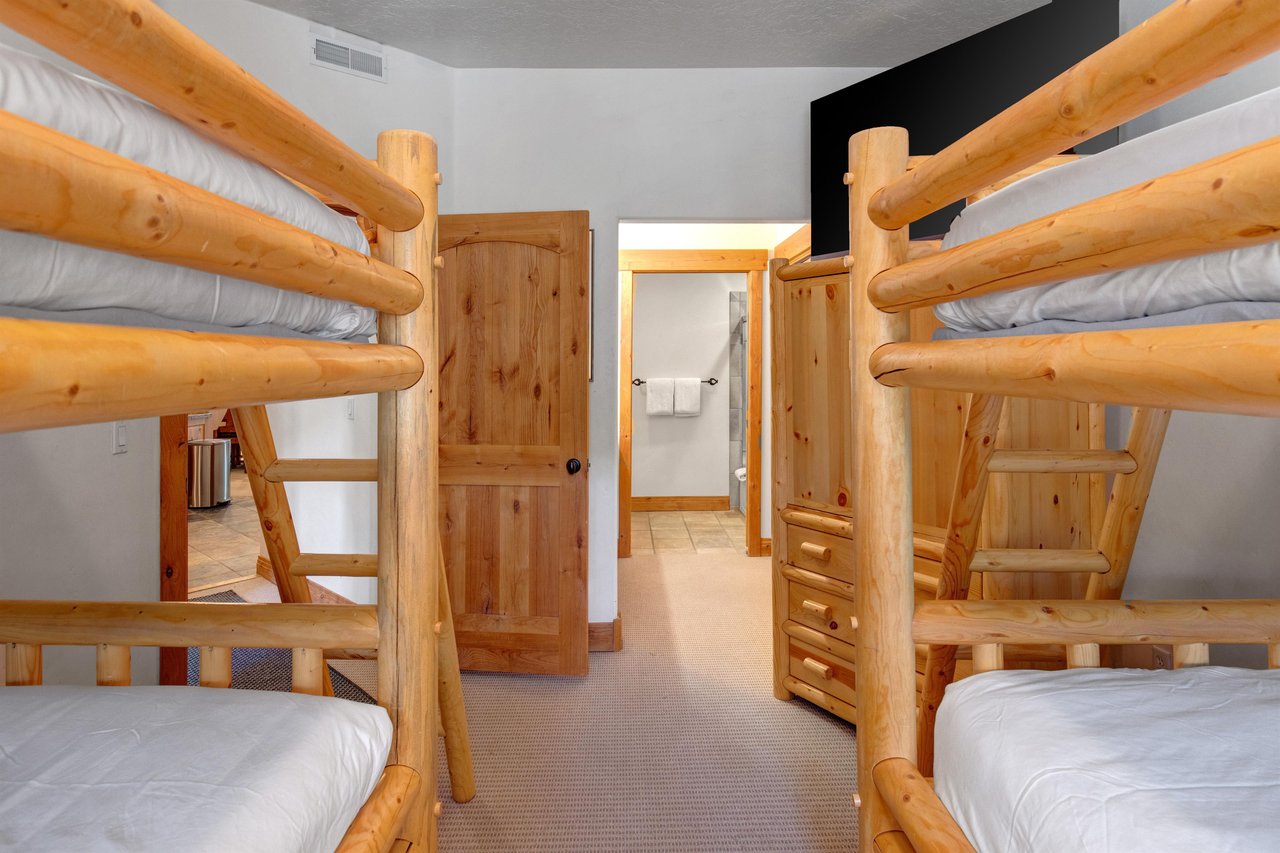 The third bedroom has two bunkbeds and sleeps 4.