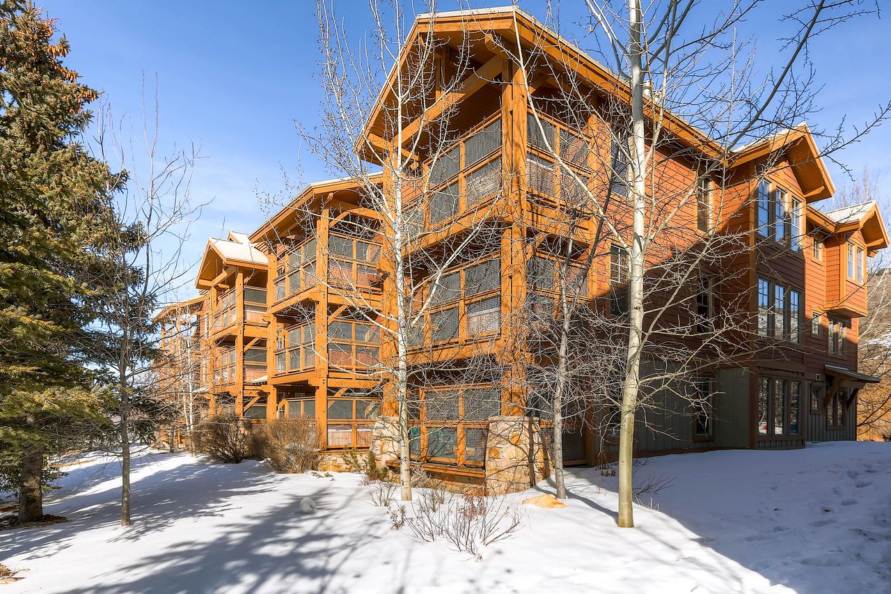 The Town Pointe Condominiums in winter.