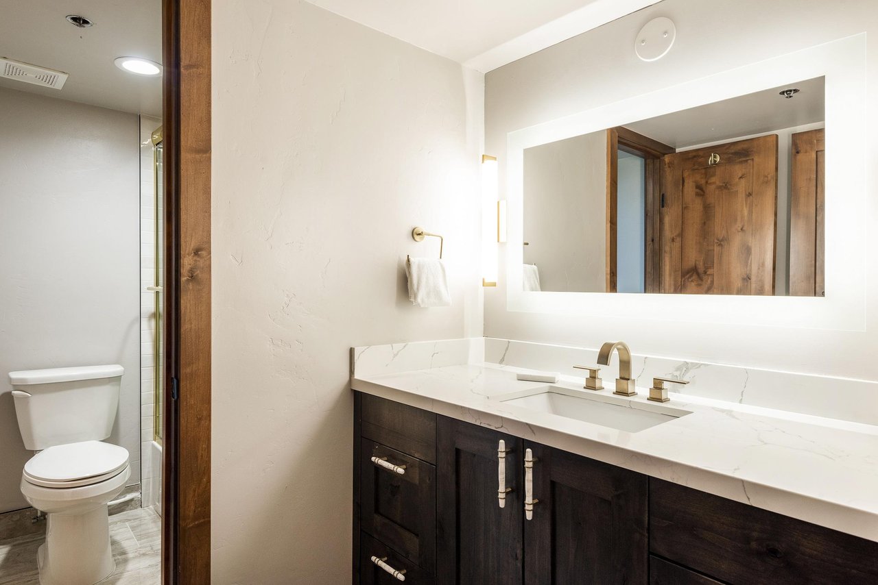Hallway shared bath