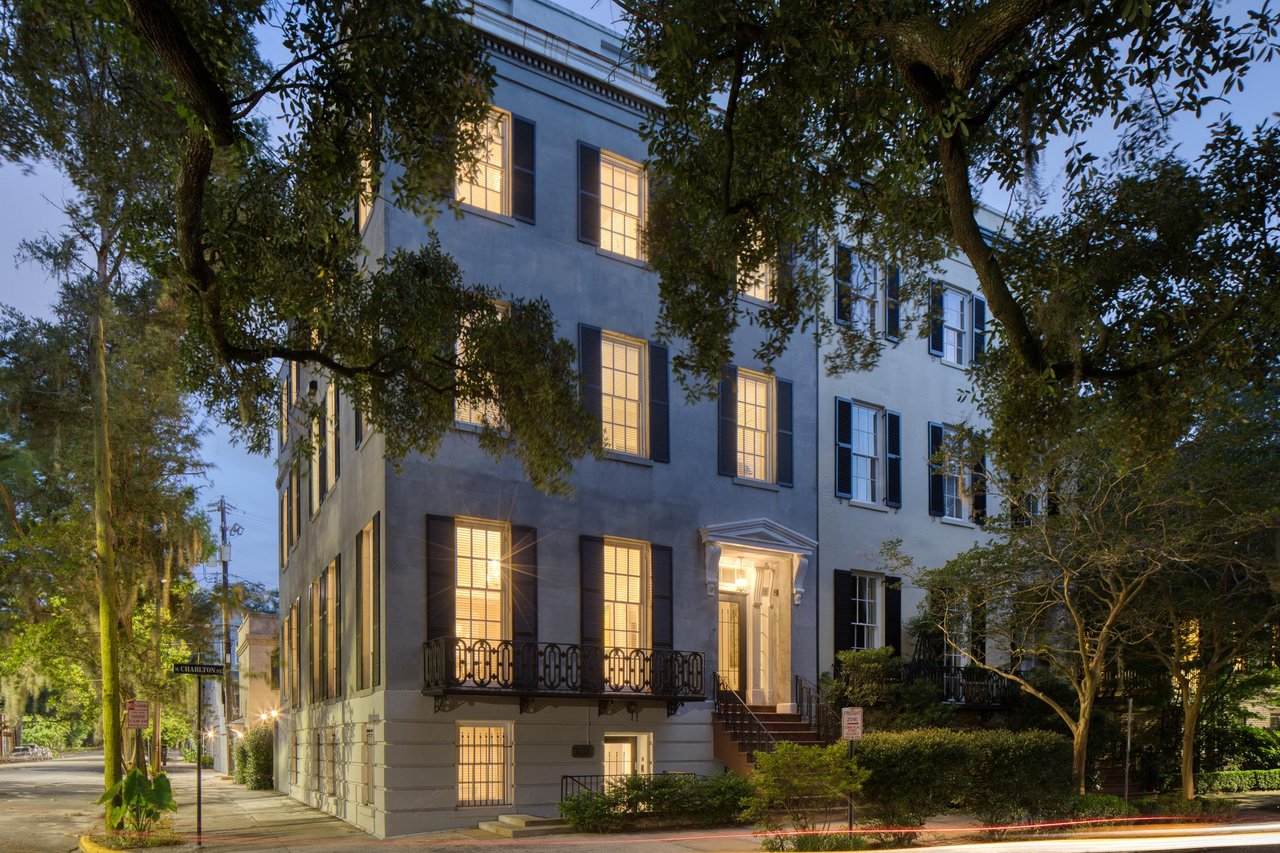 Welcome to Bell Mansion on Pulaski Square