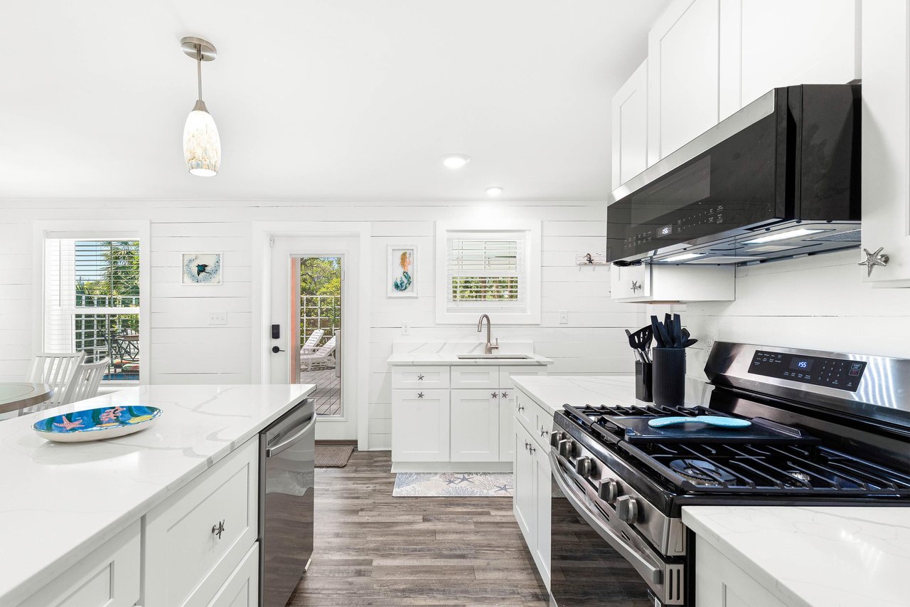 42928