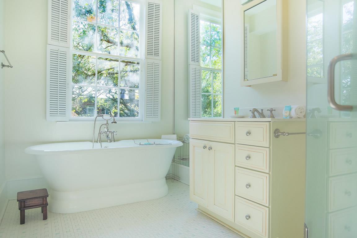Listen to bird chirping while you soak in the luxurious tub.