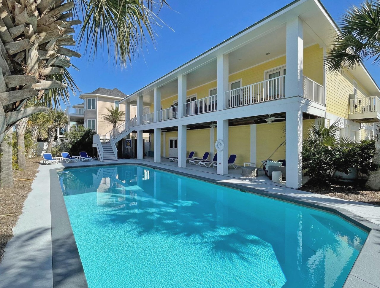 Ariola 1405  The Big Yellow Beach House 2