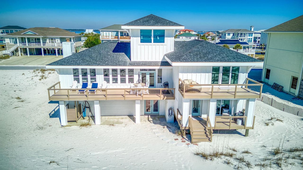 Ariola 706  Salt and Light Beach House 2
