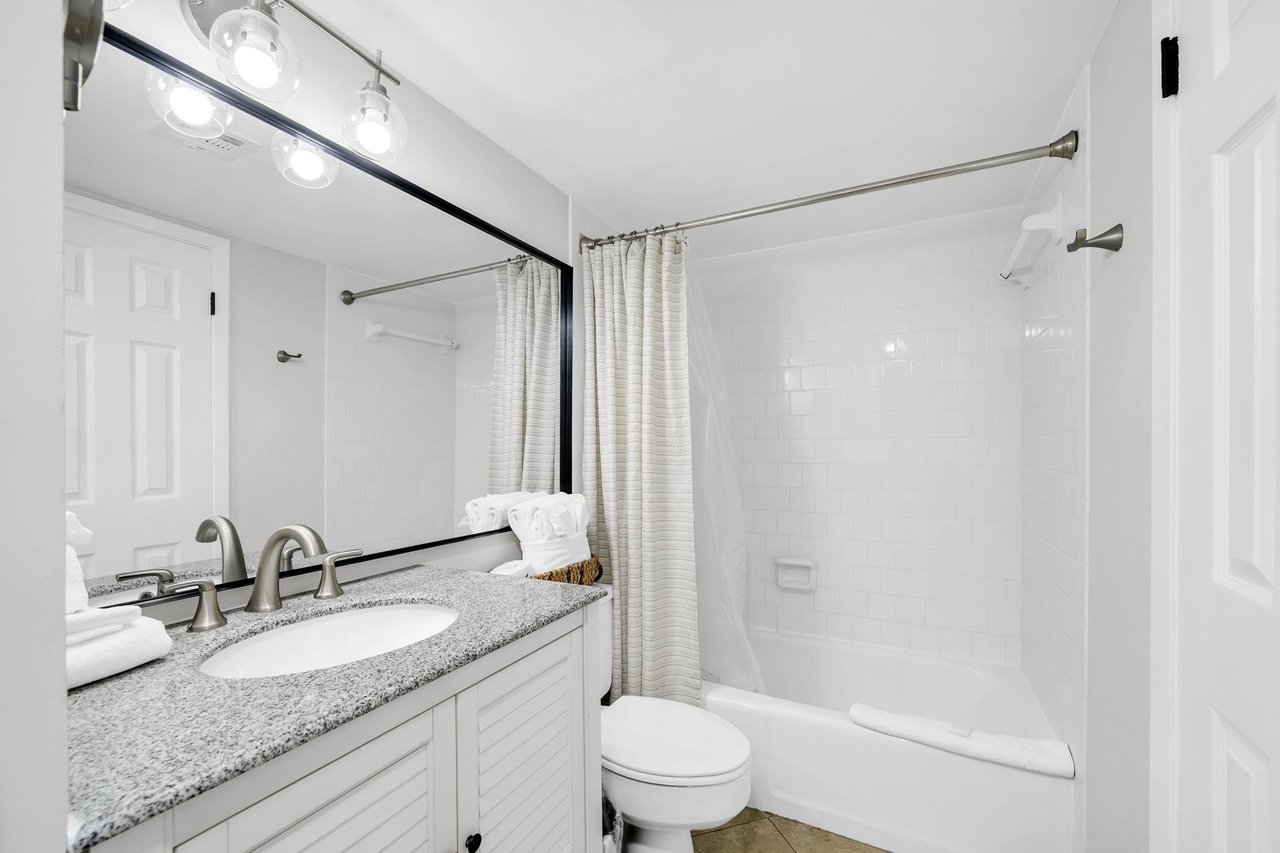 HSRC Bathroom With TubShower Combo