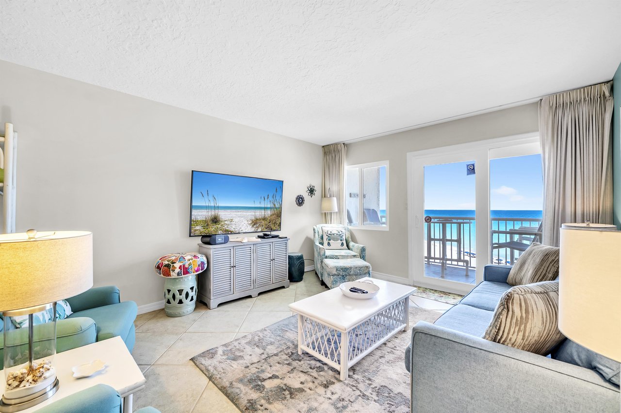 HSRC 702 Living Area With Gulf View