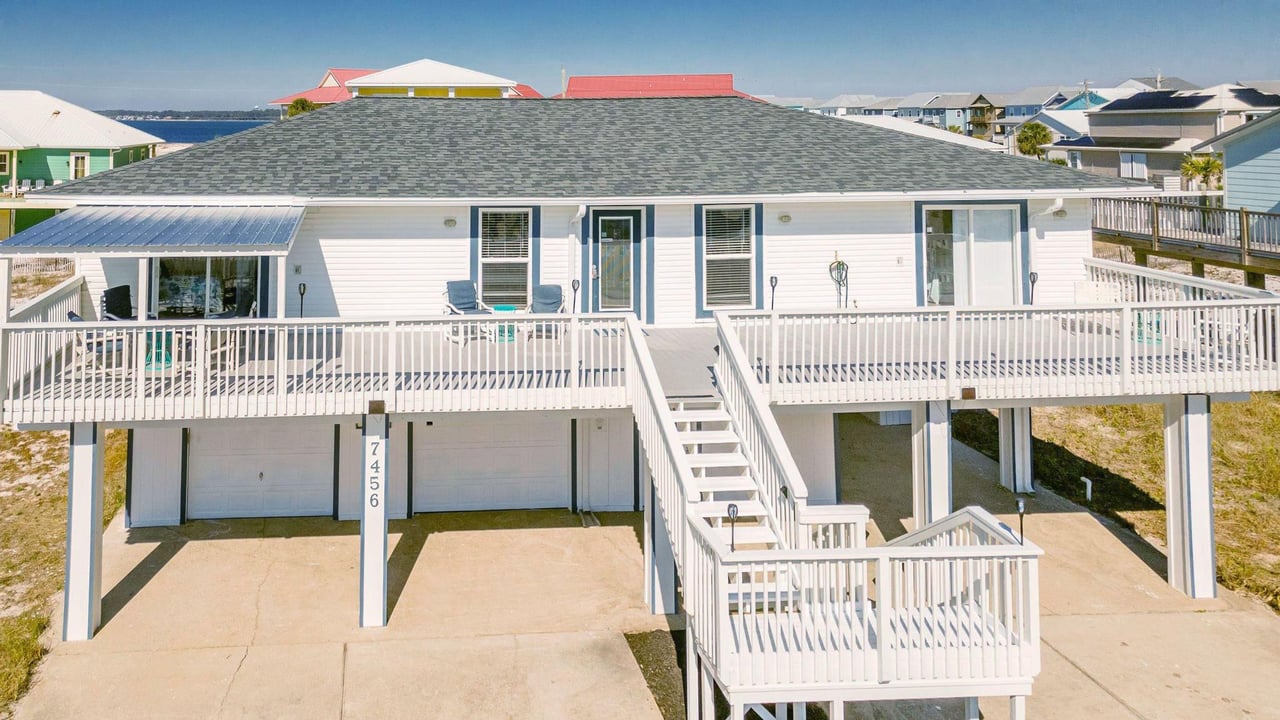 7456 Gulf Boulevard  ParrotEyes Cove 1