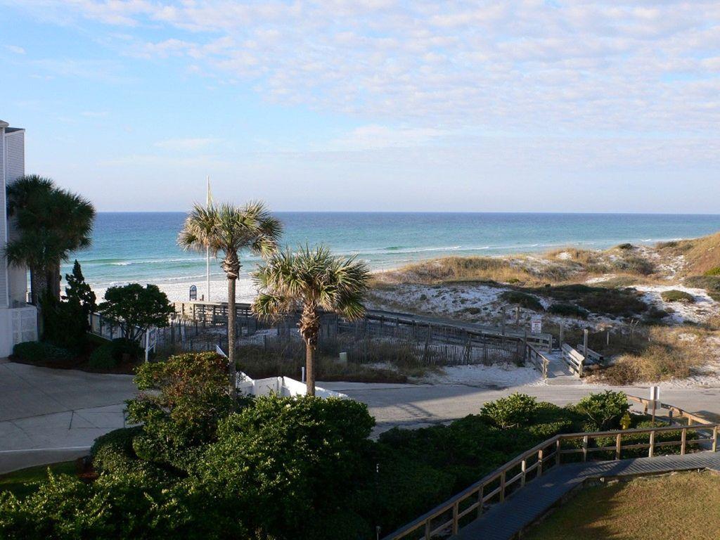 Beachside Villas 811 1