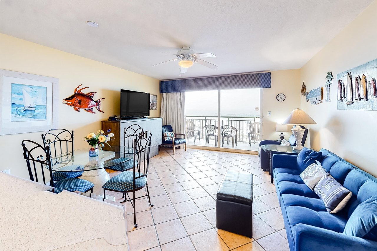Pelican Isle 216 1