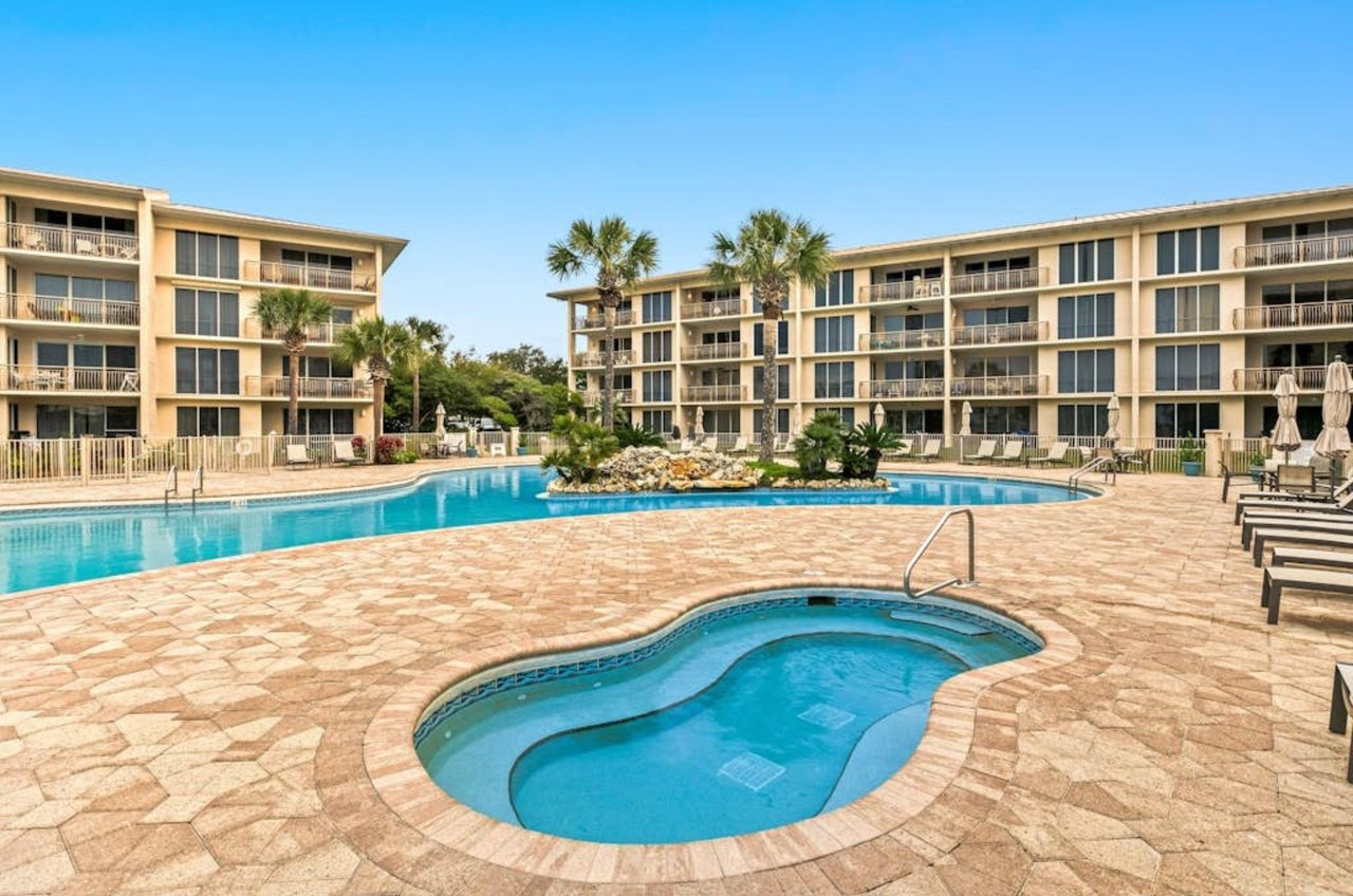 The outdoor hot tub and pool on Highway 30A