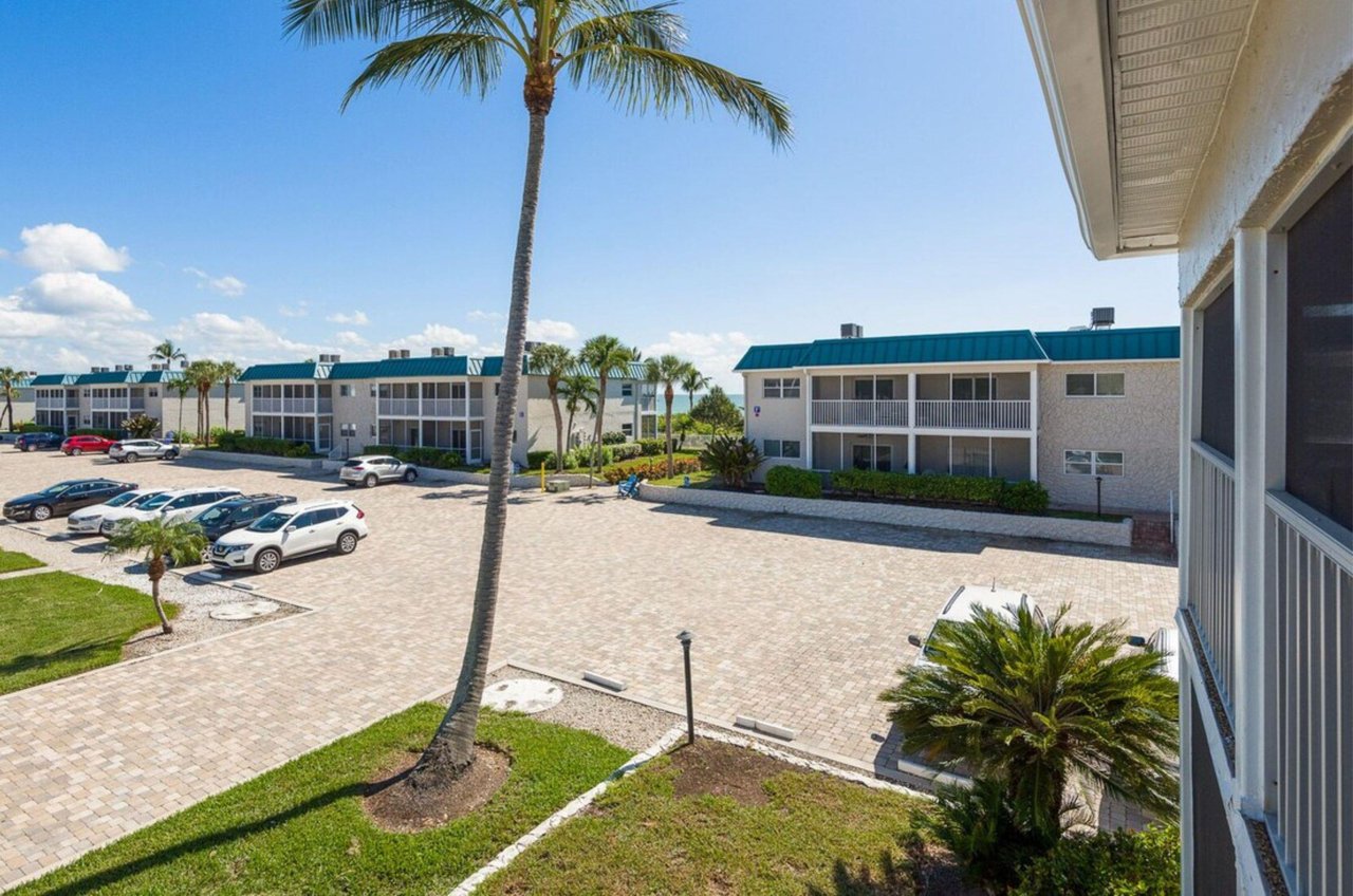 Sanibel Arms West Condominiums in SanibleCaptiva, Florida