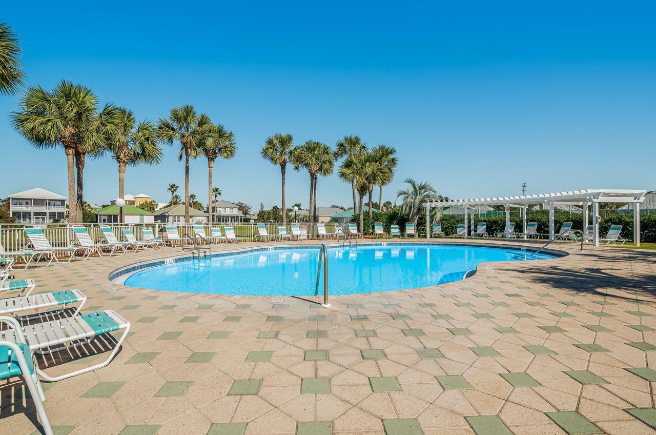 Maravillas pool and loungerlined sun deck