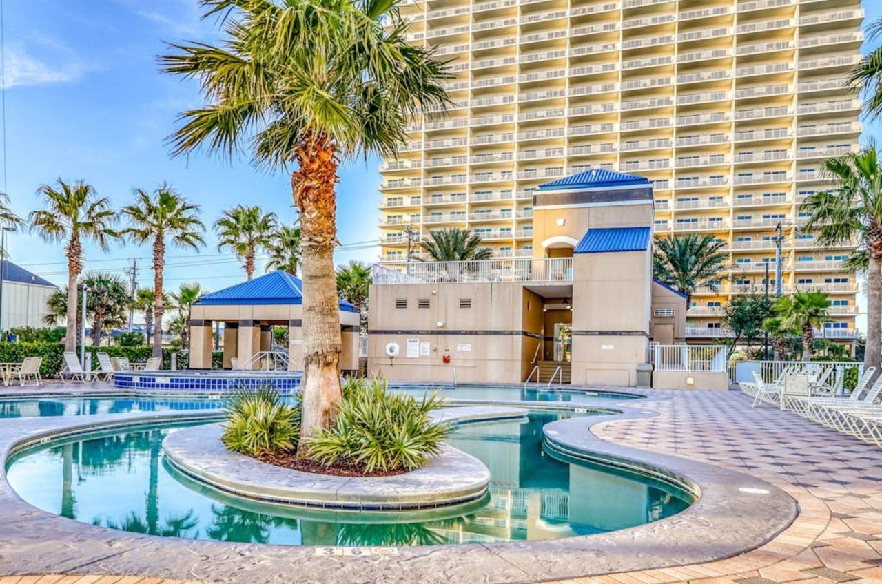 The lazy river at Crystal Towers in Gulf Shores Alabama