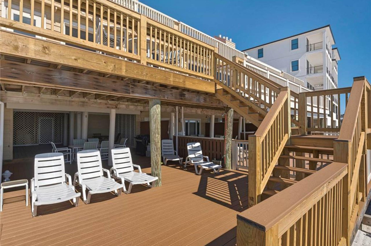 Some of the seating under the townhouses secondfloor decks is under shade.