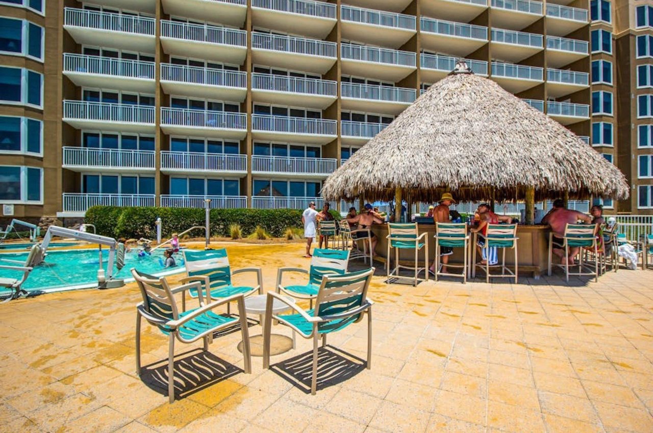 The poolside bar at Emerald Beach Resort in Panama City Beach Florida