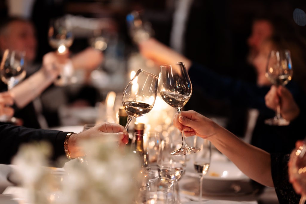 498498 Toastingwineglasses1024x683