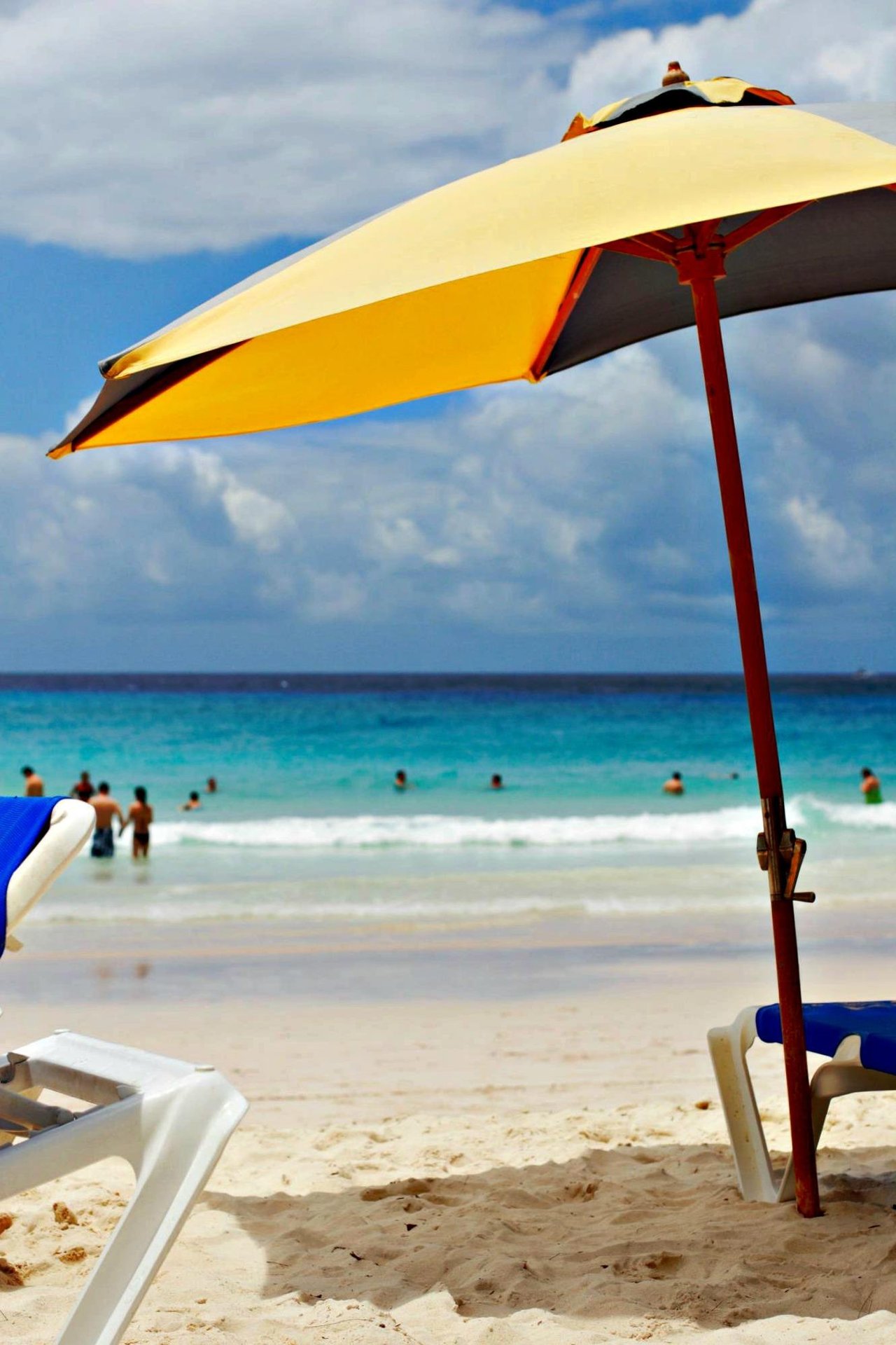 58576 Bytheseabeachumbrella