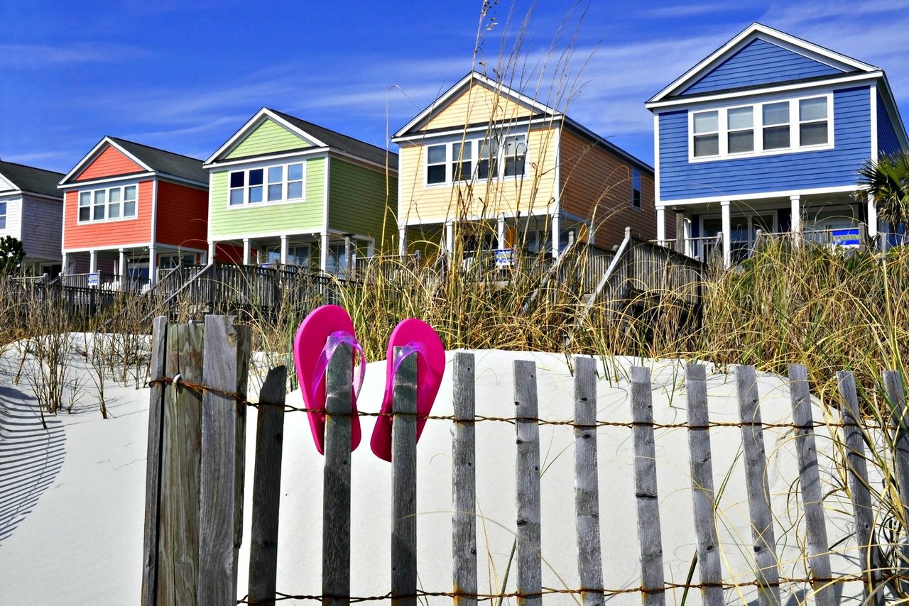 58962 Bigstockbeachhouserentals84258134
